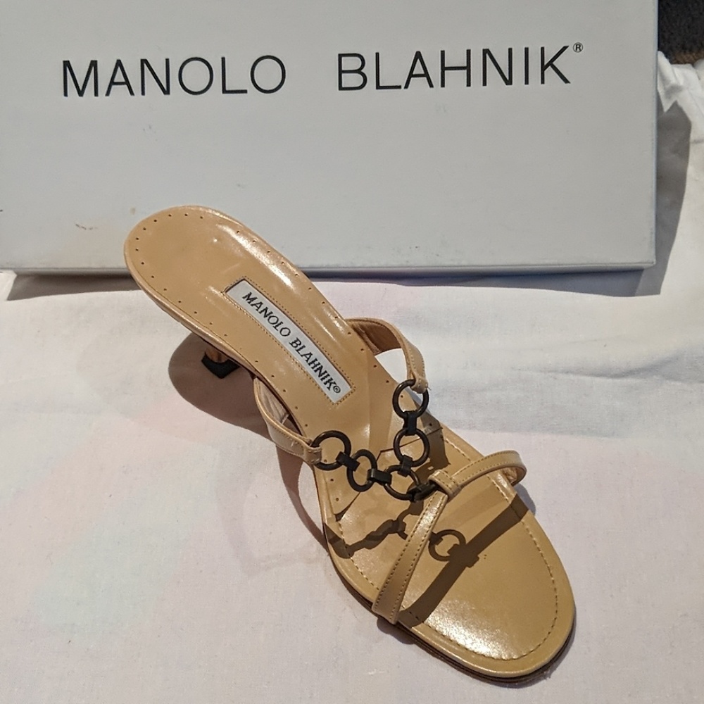 Manolo Blahnik Cream Open-toed Kitten Heel Mules
